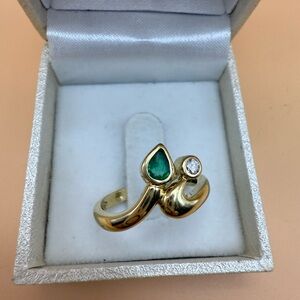14K Gold Ring .60 Emerald / Round Brilliant White Diamond .10 - Tulip Shaped